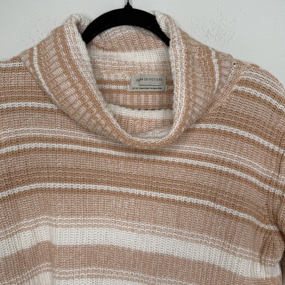 Urban Outfitters Long Sleeve Cowl Neck Striped Tan and White Cropped Sweater M - Picture 2 of 10